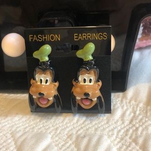 Goofy earrings!! Perfect for Disney!